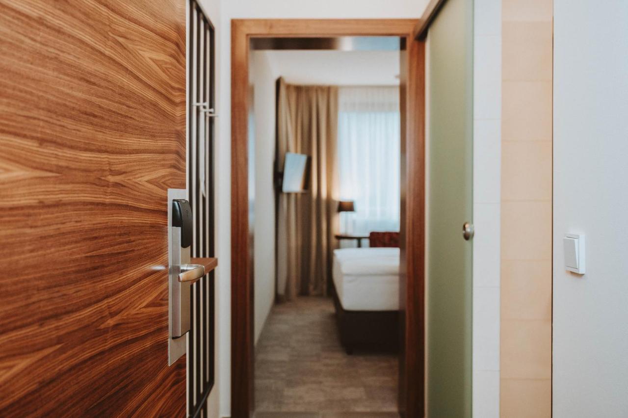 ניקלאסדורף Hotel Bruecklwirt מראה חיצוני תמונה