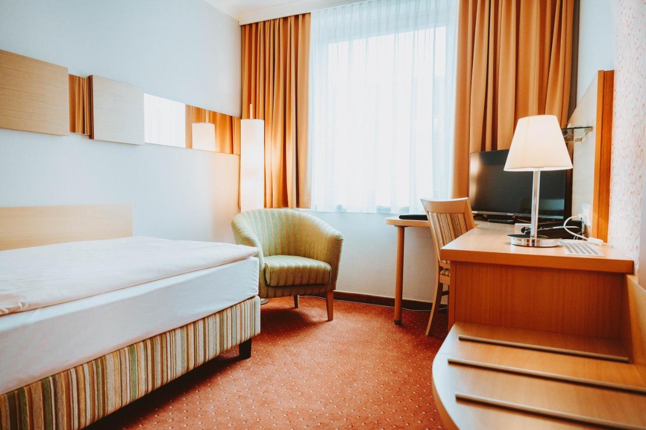 ניקלאסדורף Hotel Bruecklwirt מראה חיצוני תמונה