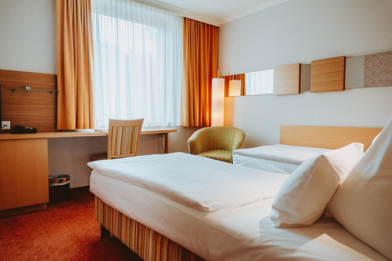 ניקלאסדורף Hotel Bruecklwirt מראה חיצוני תמונה