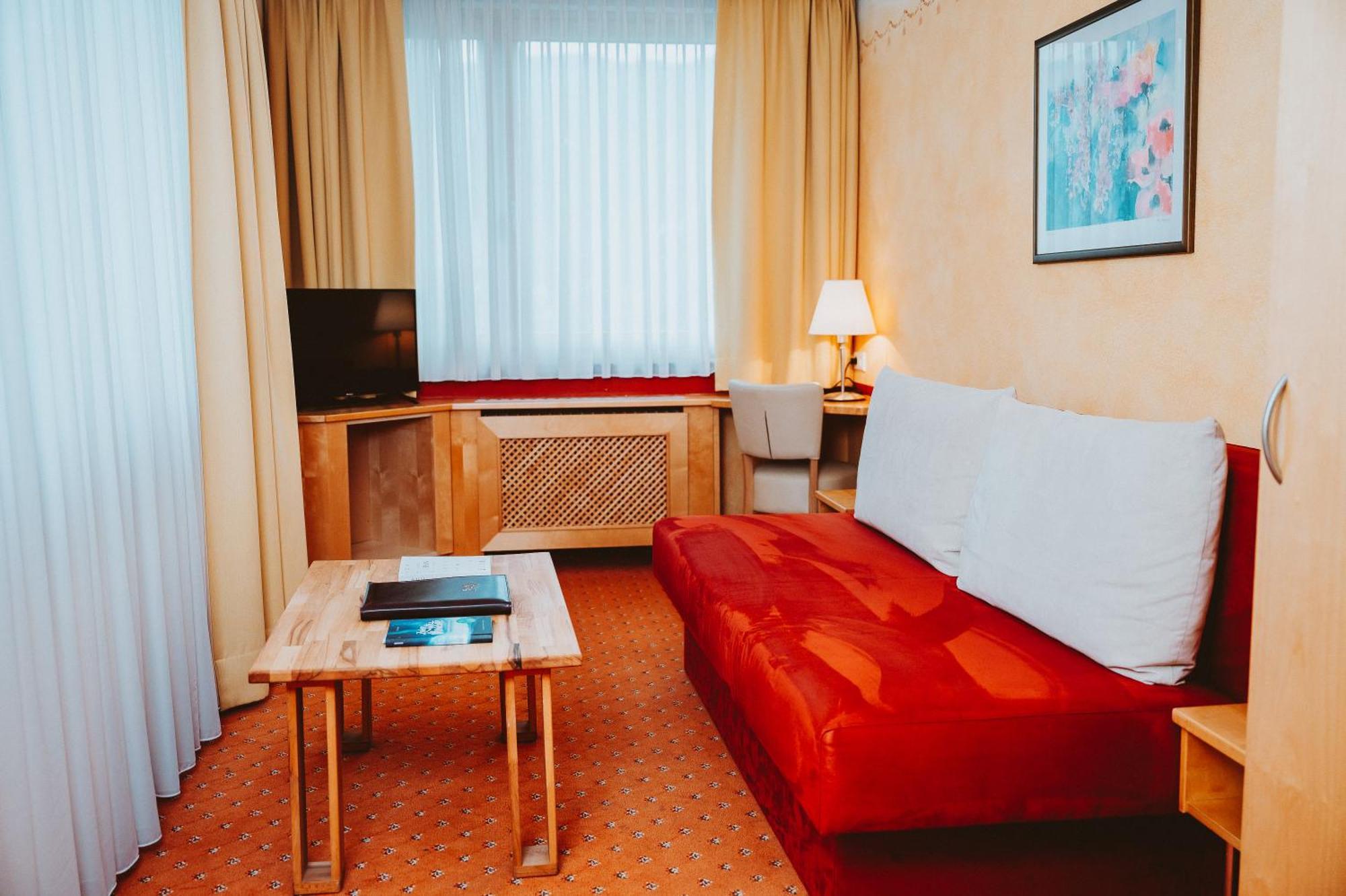 ניקלאסדורף Hotel Bruecklwirt מראה חיצוני תמונה