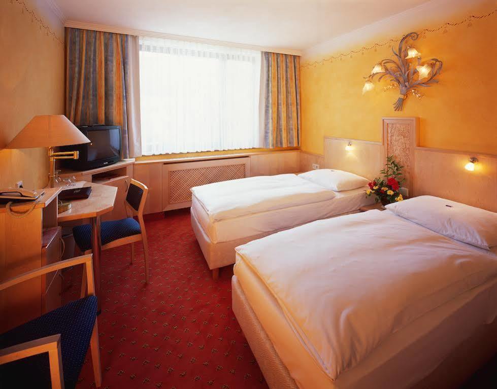 ניקלאסדורף Hotel Bruecklwirt מראה חיצוני תמונה